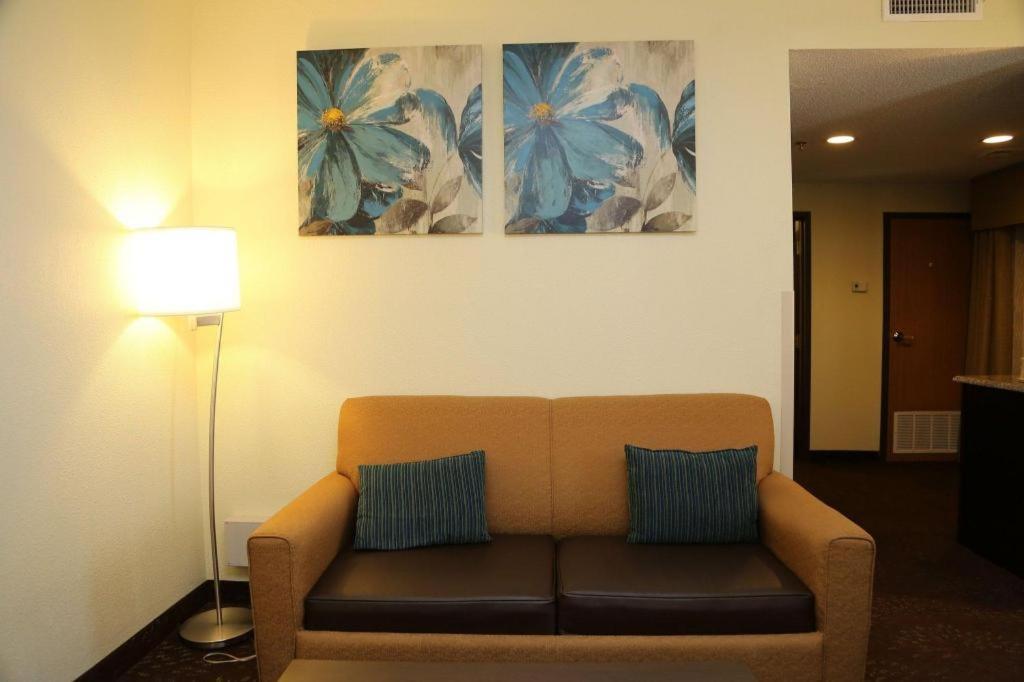 Holiday Inn Express Hotel & Suites Cleveland - Ms By Ihg Εξωτερικό φωτογραφία