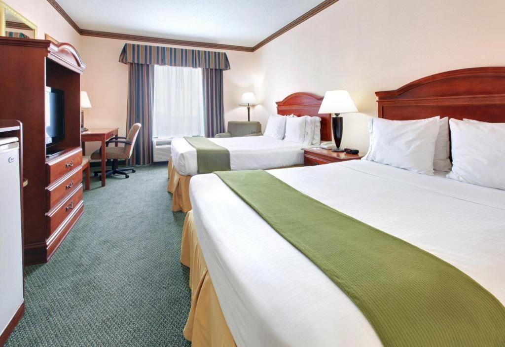 Holiday Inn Express Hotel & Suites Cleveland - Ms By Ihg Εξωτερικό φωτογραφία
