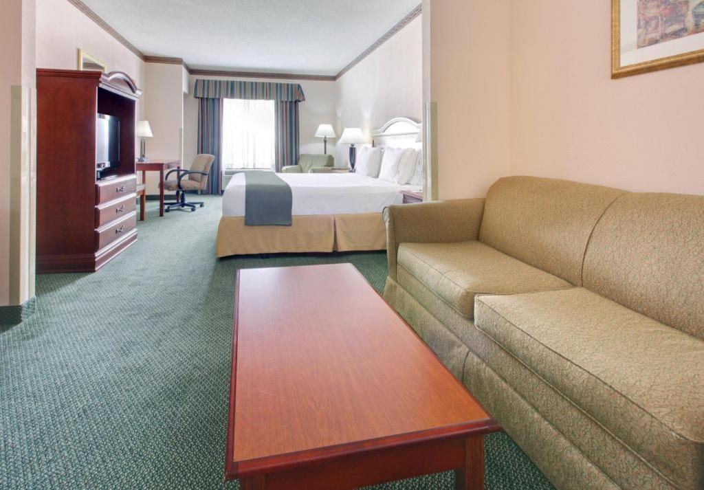 Holiday Inn Express Hotel & Suites Cleveland - Ms By Ihg Εξωτερικό φωτογραφία